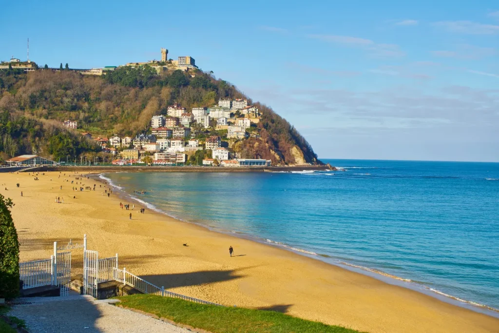 La Encantadora Playa De San Sebastián